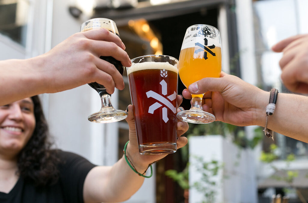 Cerveceando Chile de norte a sur: disfruta este recorrido por 15+1 bares cerveceros nacionales