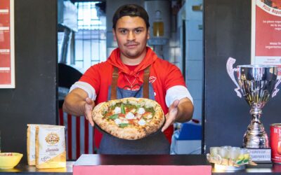 Javier Ortega, el destacado pizzaiolo de 400 Pizzería